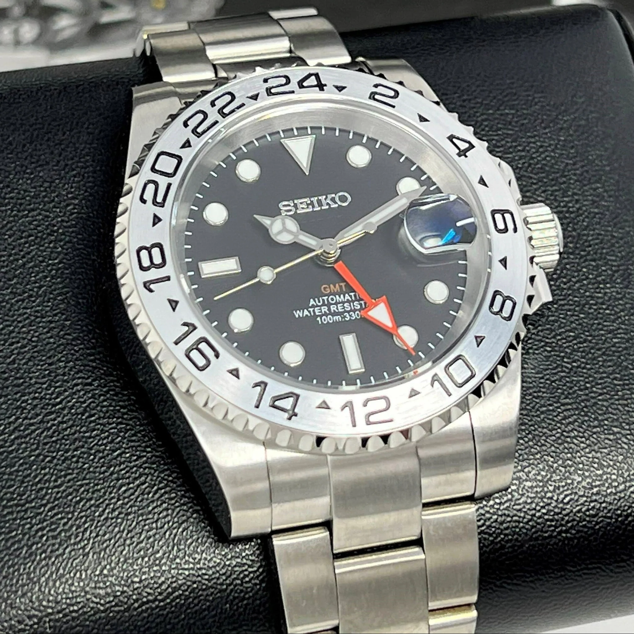 Luxury Black Exp II - Image 2