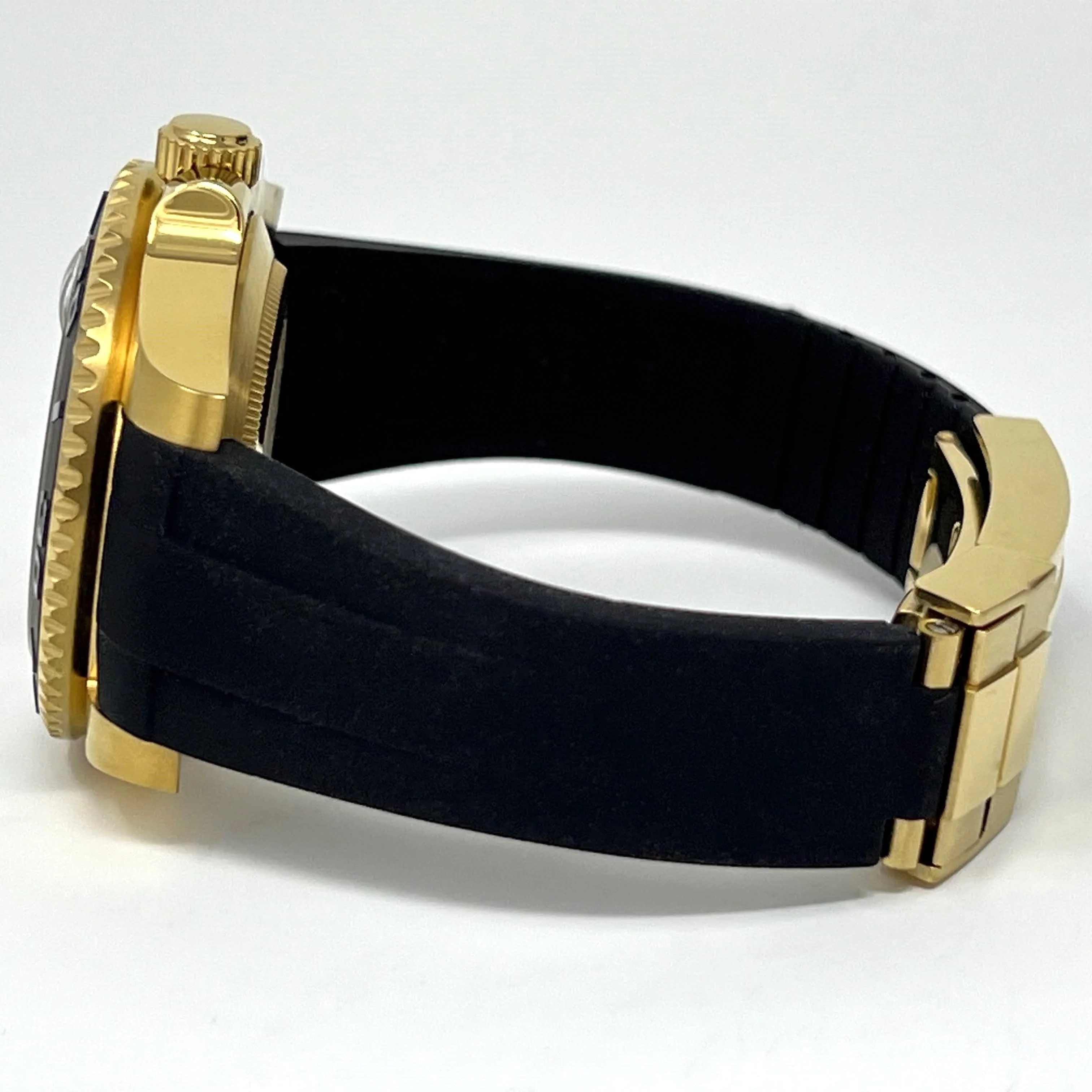 Custom Gold Yacht - Image 5