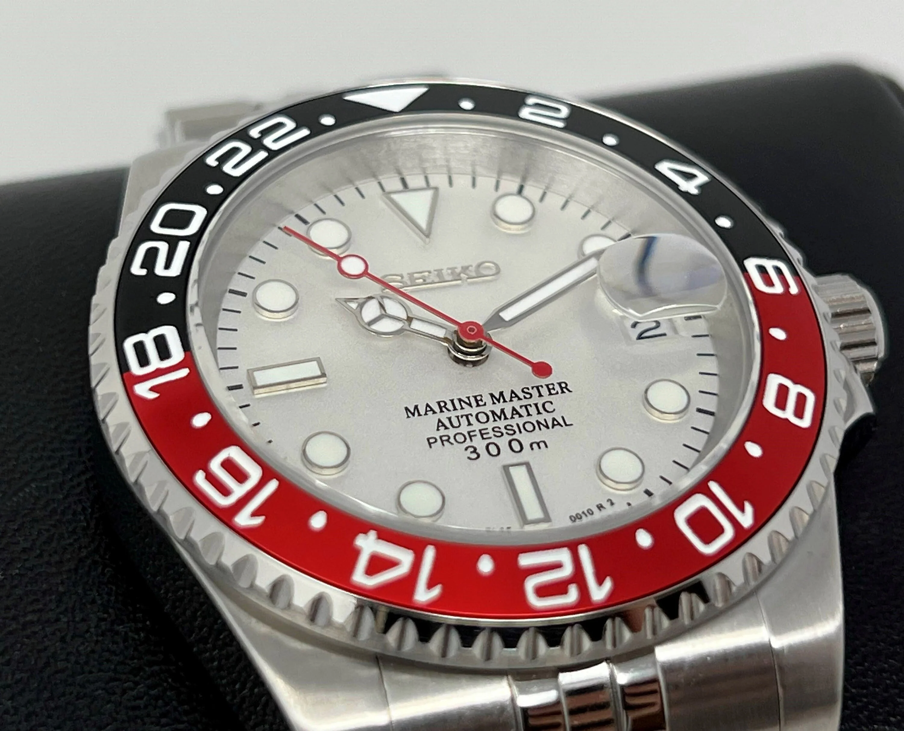 Polar White Coke GMT - Image 6