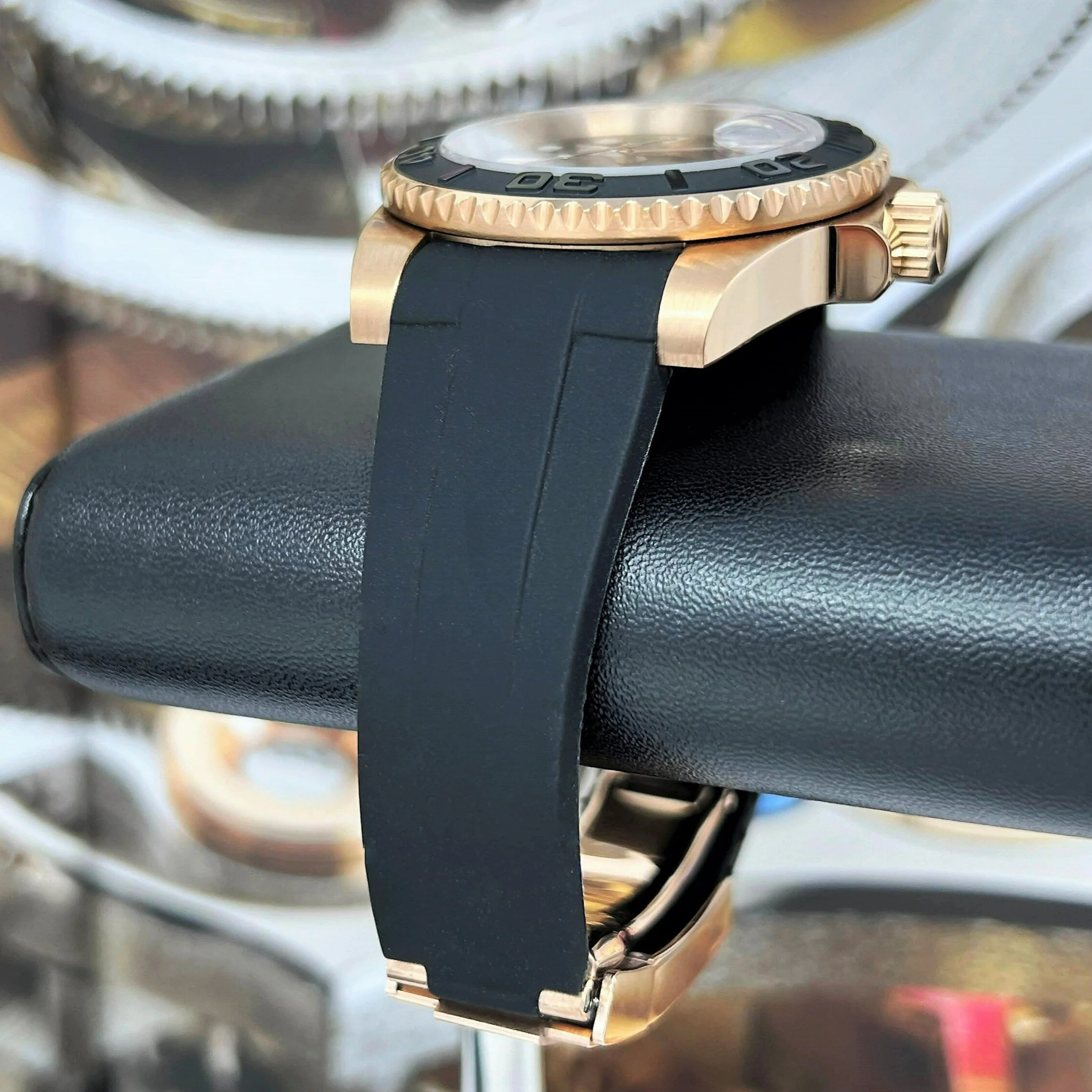 Rose Gold Yacht - Image 3