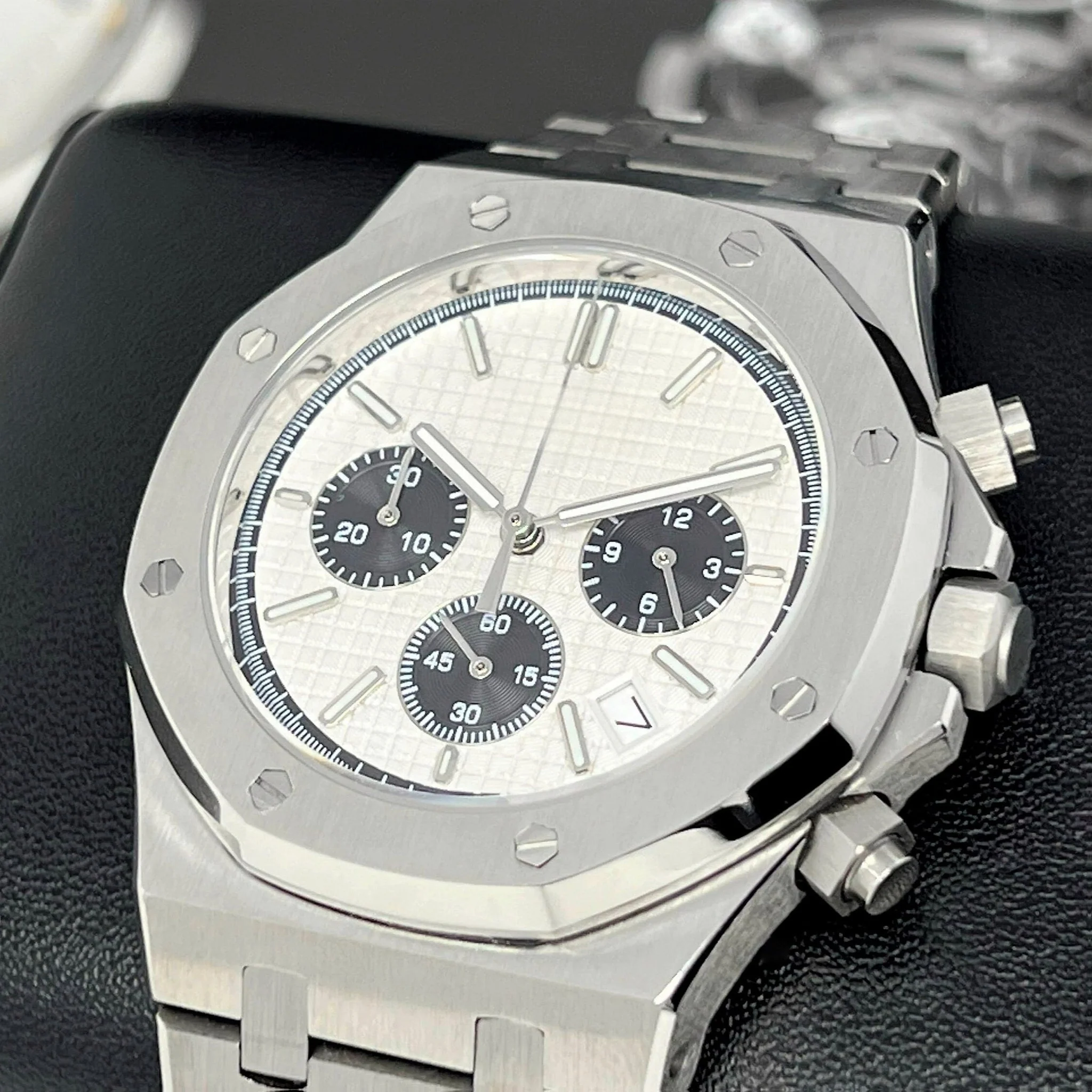Seikoak Panda Chronograph