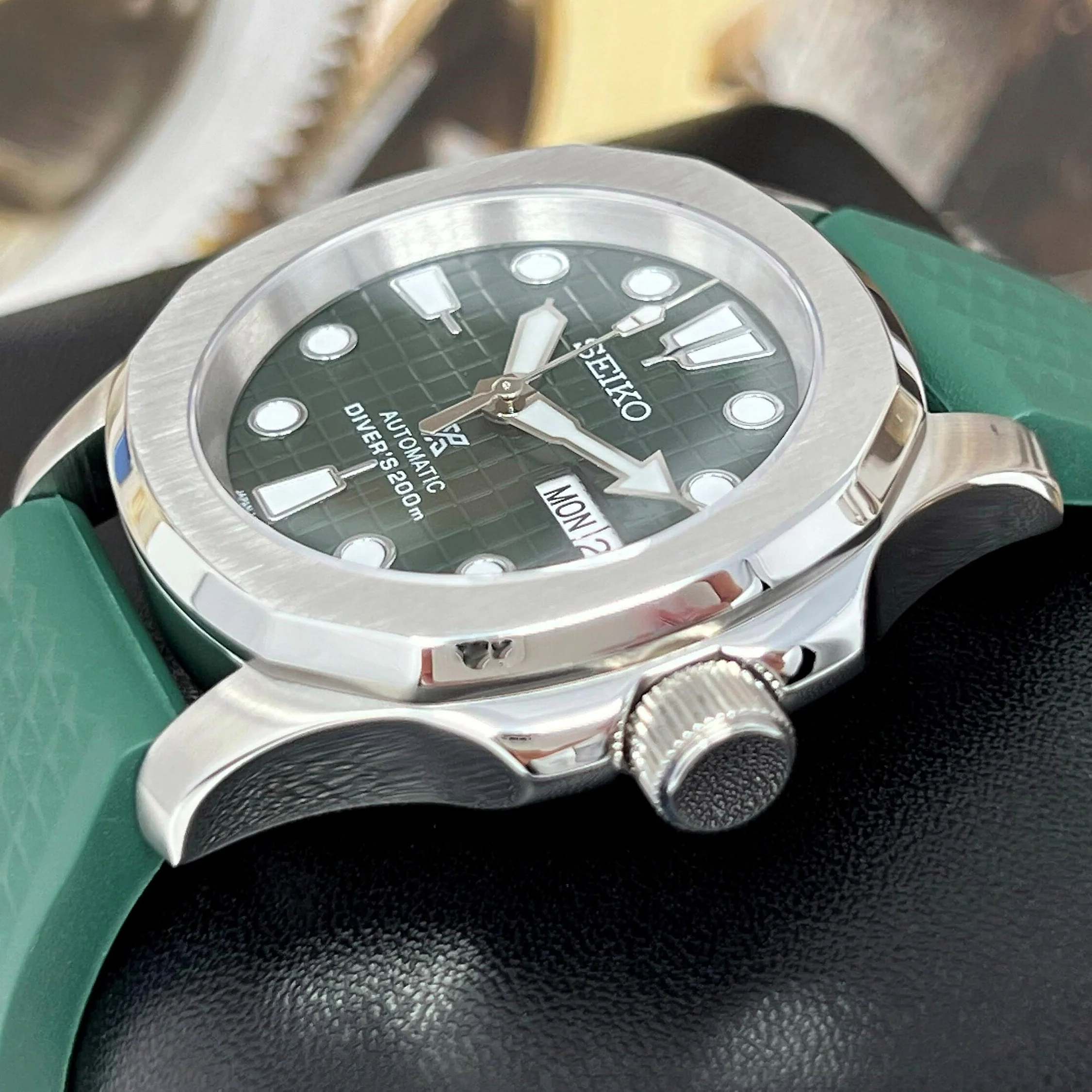 Seikonaut Green on Rubber - Image 4