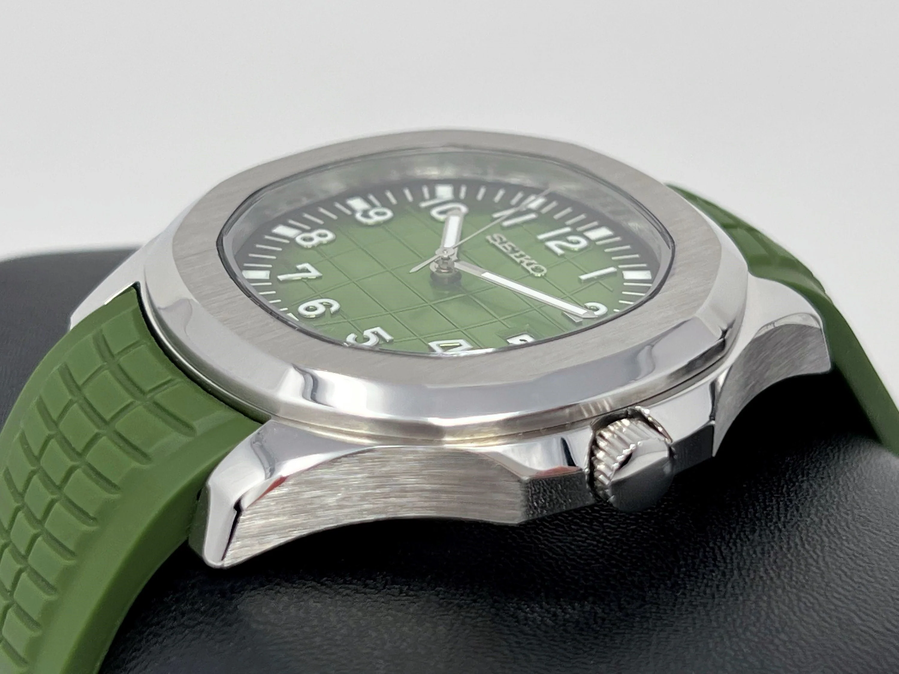 Seikonaut Green on Rubber - Image 7